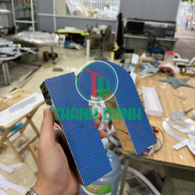 Các loại chữ nhôm có gờ phổ biến
