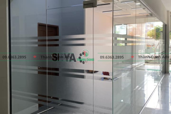 Cắt chữ decal theo yêu cầu giúp tăng nhận diện thương hiệu
