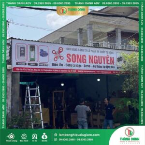 Gợi ý cách chọn đơn vị thi công bảng hiệu Hiflex In UV Khung Nhôm uy tín