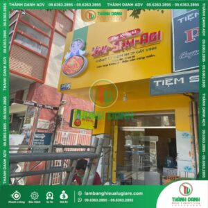làm bảng hiệu alu mặt dựng